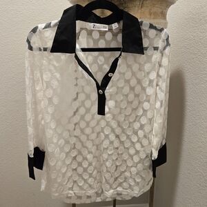 7th Avenue Design Studio Women's White Polka Dot Blouse Size M.
